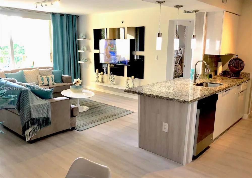 19999 E Country Club Dr #1405 Aventura, FL 33180