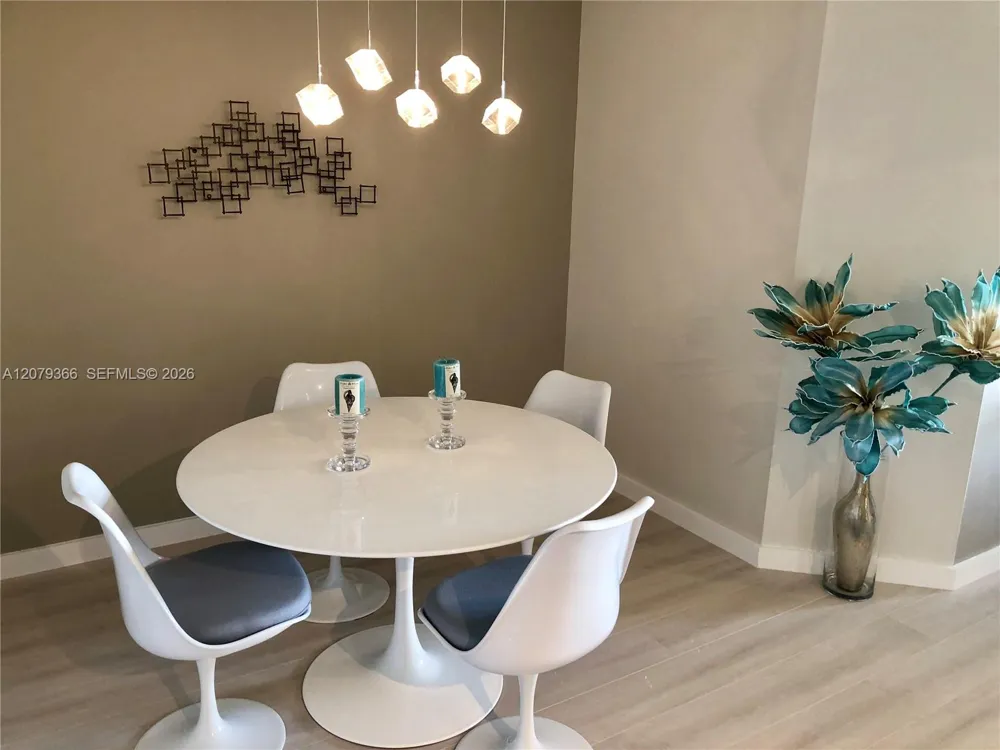 19999 E Country Club Dr #1405 Aventura, FL 33180