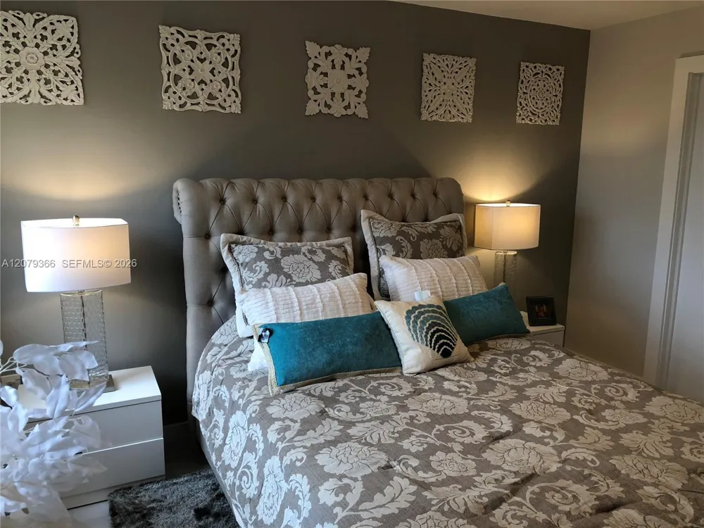 19999 E Country Club Dr #1405 Aventura, FL 33180