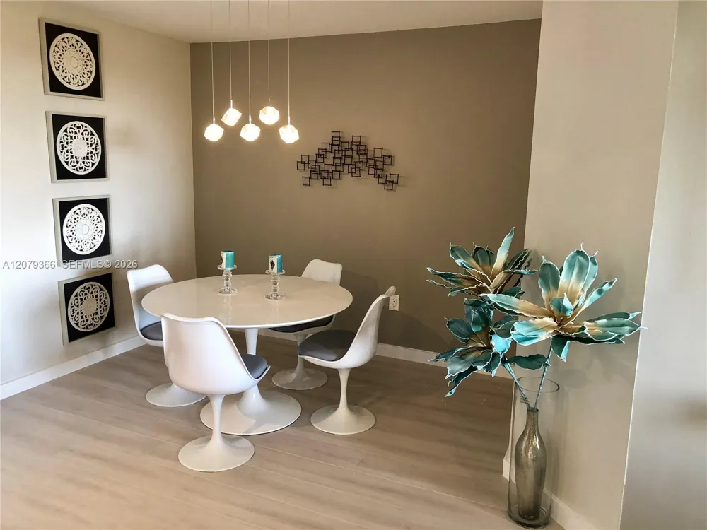19999 E Country Club Dr #1405 Aventura, FL 33180