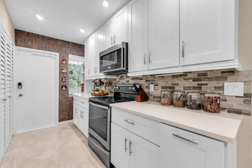 3201 COURSE LANE E #212 Pompano Beach, FL 33069