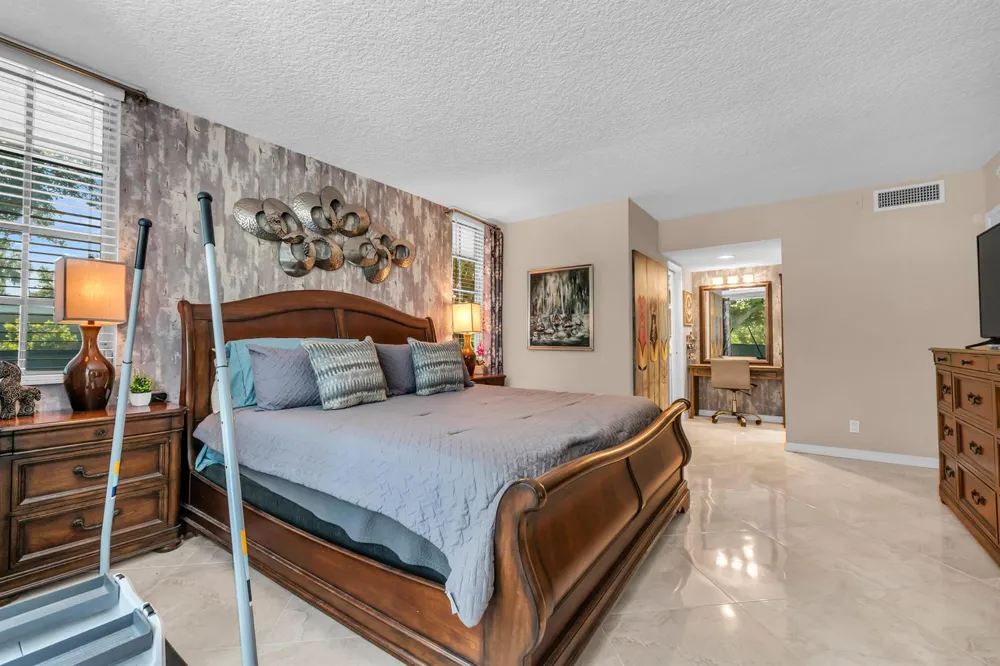 3201 COURSE LANE E #212 Pompano Beach, FL 33069