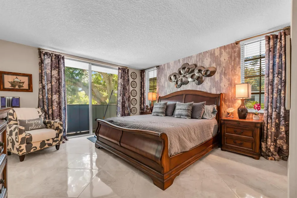 3201 COURSE LANE E #212 Pompano Beach, FL 33069