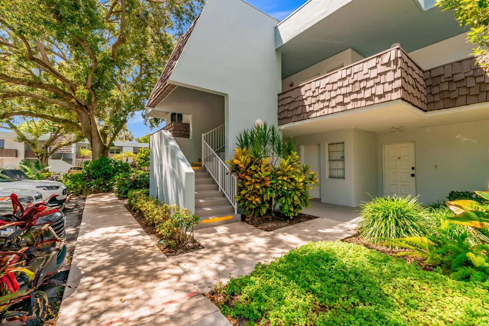 3201 COURSE LANE E #212 Pompano Beach, FL 33069