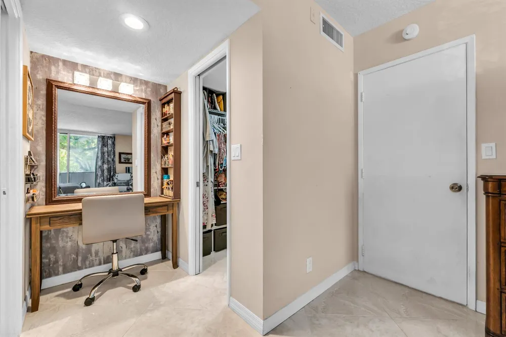 3201 COURSE LANE E #212 Pompano Beach, FL 33069