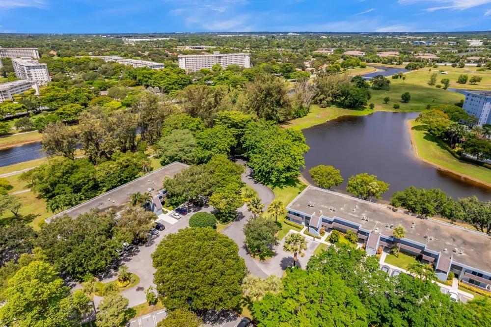 3201 COURSE LANE E #212 Pompano Beach, FL 33069