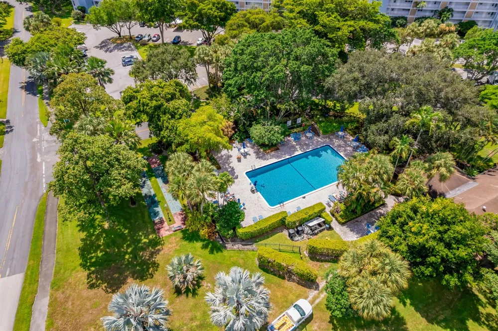 3201 COURSE LANE E #212 Pompano Beach, FL 33069