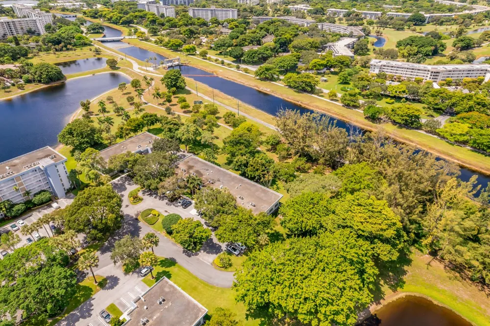 3201 COURSE LANE E #212 Pompano Beach, FL 33069