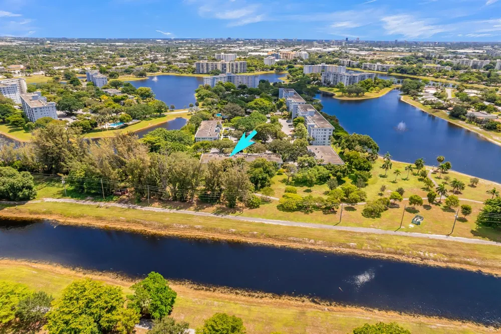 3201 COURSE LANE E #212 Pompano Beach, FL 33069
