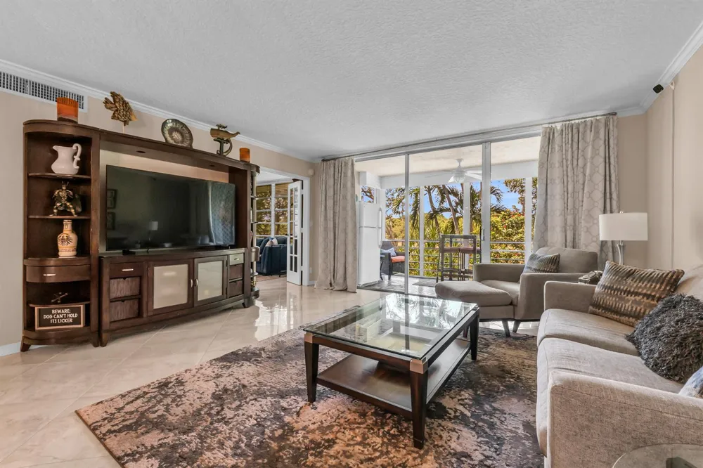 3201 COURSE LANE E #212 Pompano Beach, FL 33069