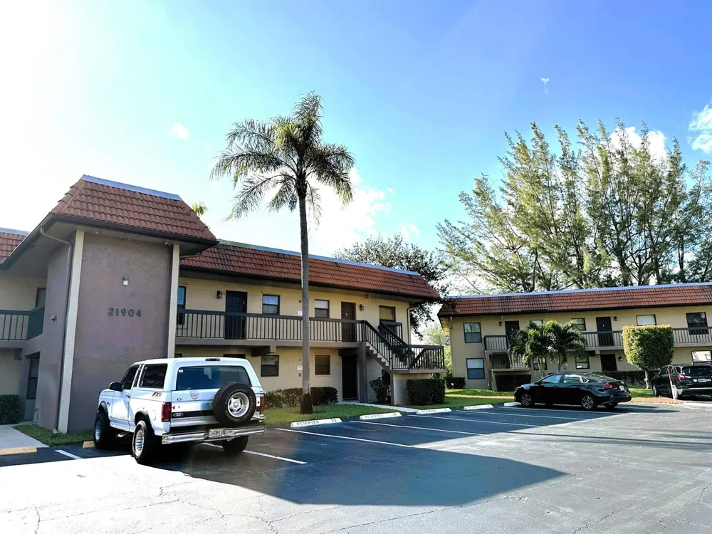 21904 Lake Forest Circle #106 Boca Raton, FL 33433