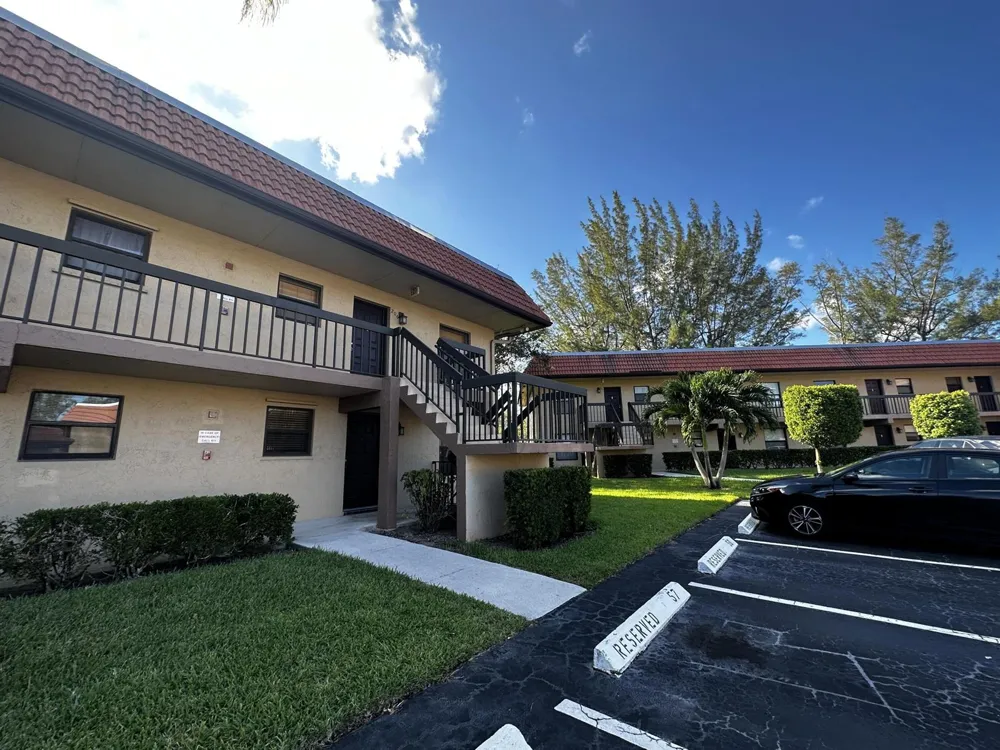 21904 Lake Forest Circle #106 Boca Raton, FL 33433
