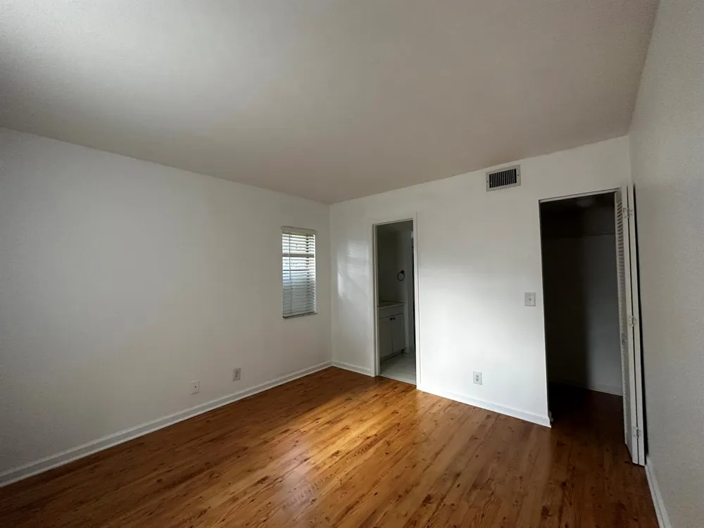 21904 Lake Forest Circle #106 Boca Raton, FL 33433