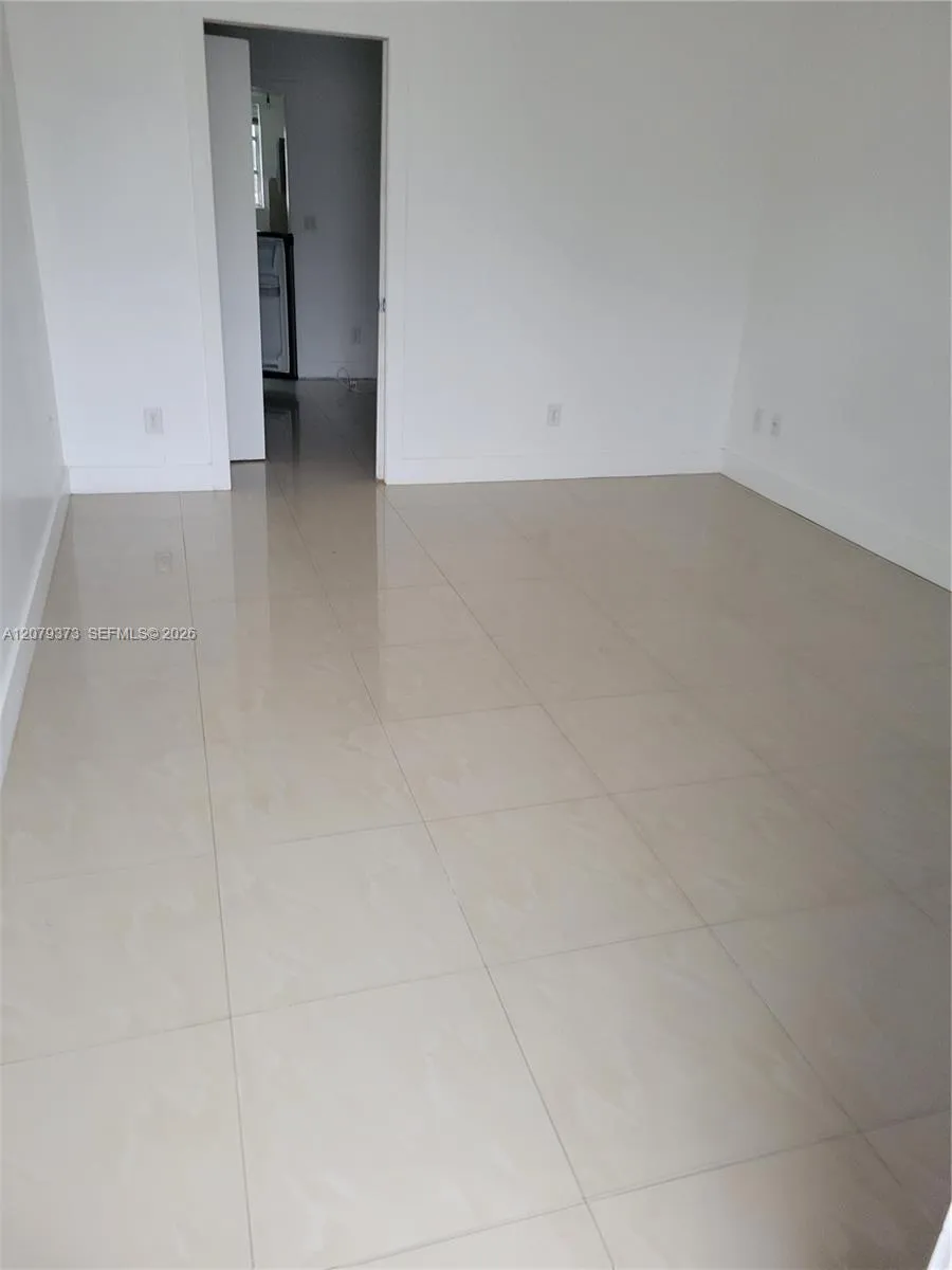 7725 Carlyle Ave #9 Miami Beach, FL 33141