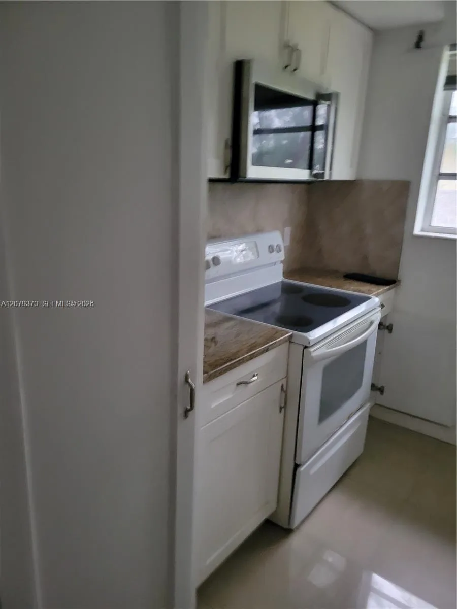 7725 Carlyle Ave #9 Miami Beach, FL 33141