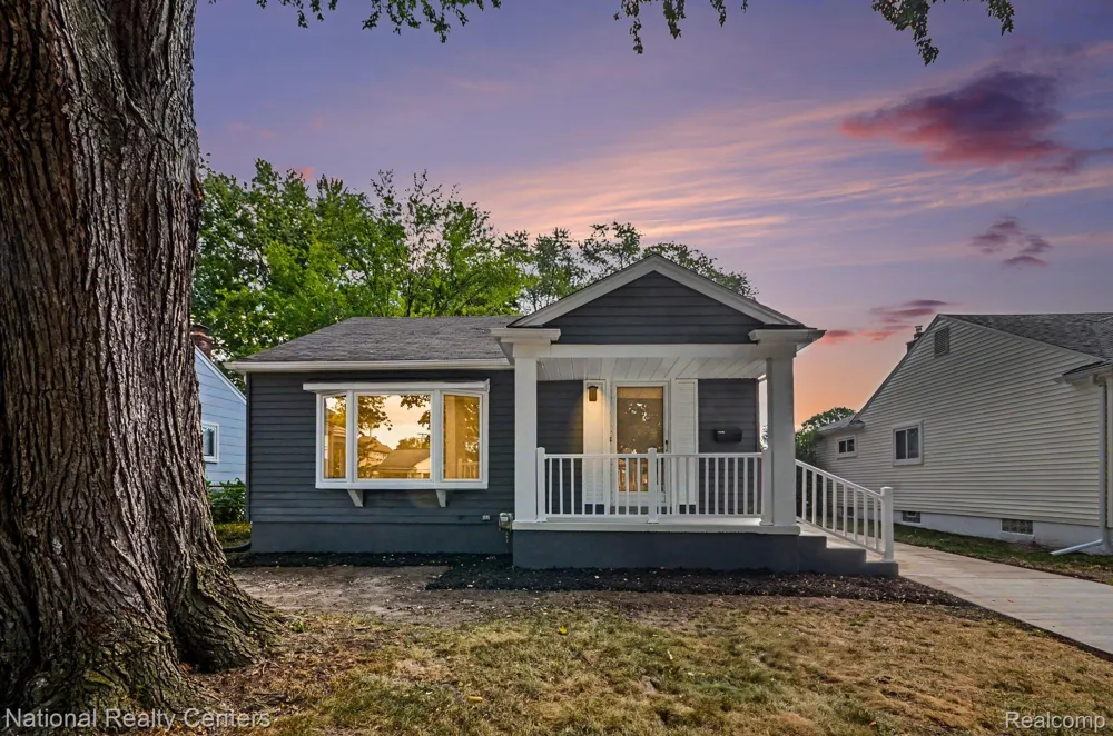241 S Manitou Avenue Clawson City, MI 48017