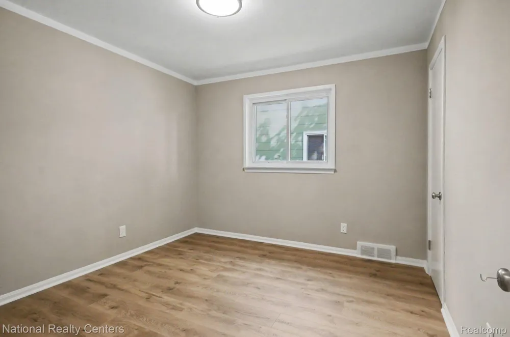 241 S Manitou Avenue Clawson City, MI 48017