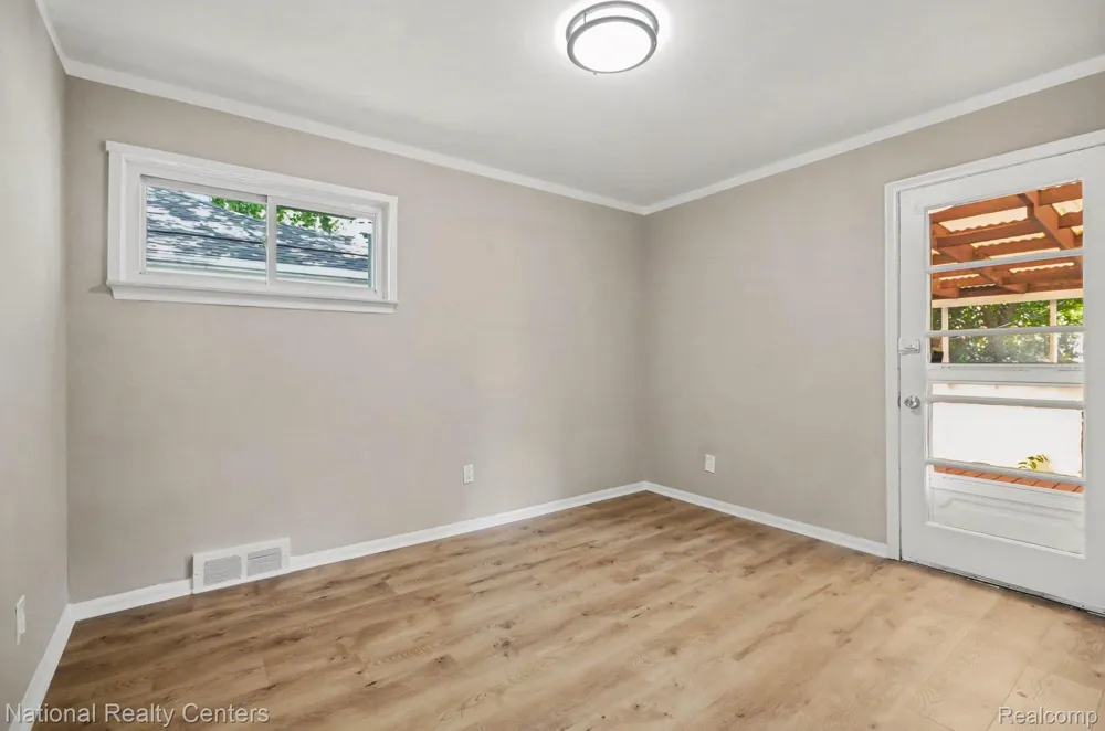 241 S Manitou Avenue Clawson City, MI 48017
