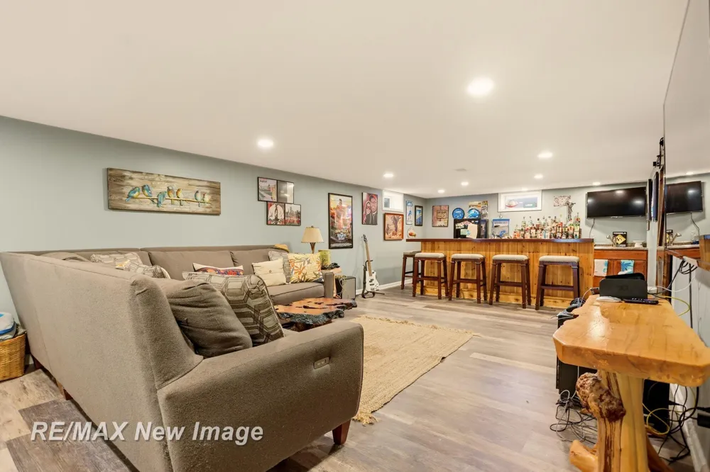 2720 Warwick Street Saginaw City, MI 48602