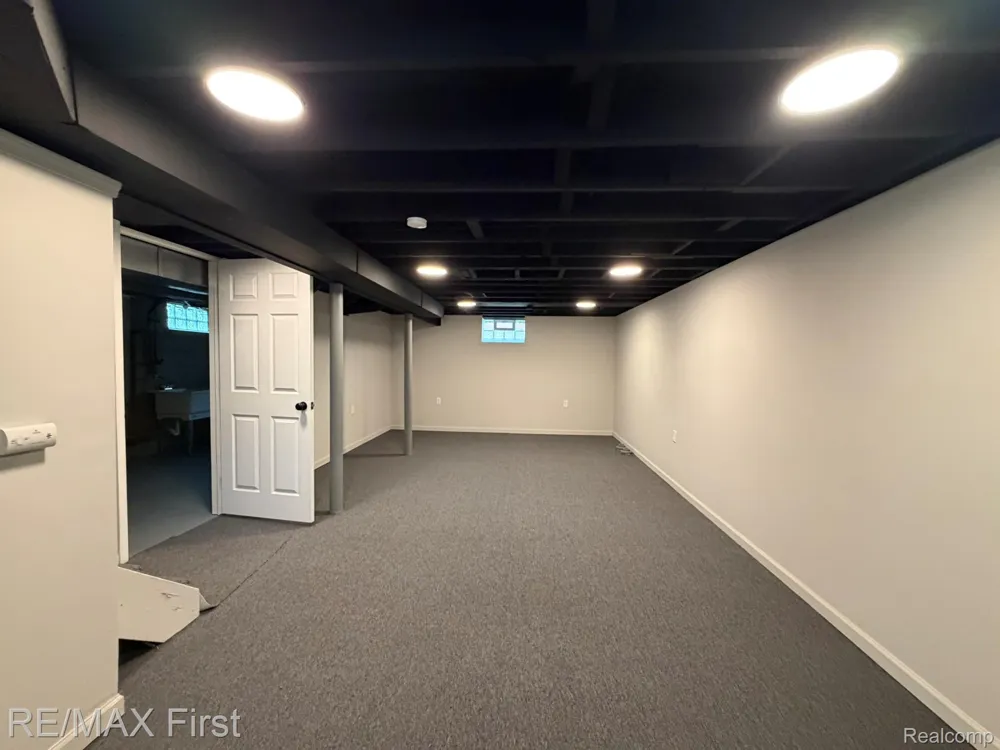 22921 Gaukler Street St Clair Shores City, MI 48080