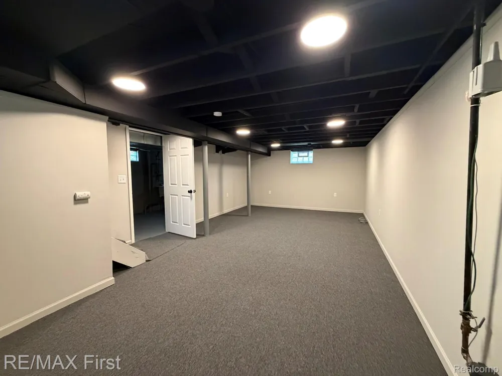 22921 Gaukler Street St Clair Shores City, MI 48080