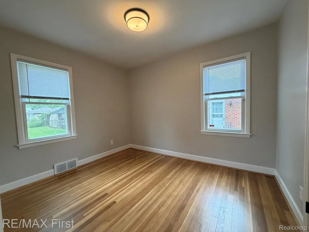 22921 Gaukler Street St Clair Shores City, MI 48080