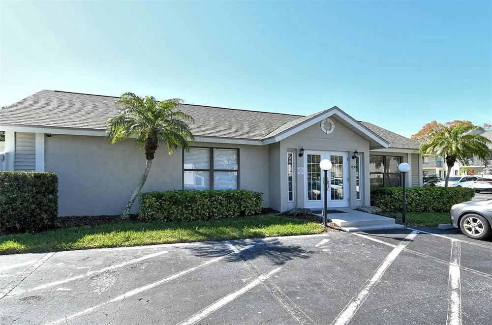 7584 EAGLE CREEK DRIVE #7584 Sarasota, FL 34243
