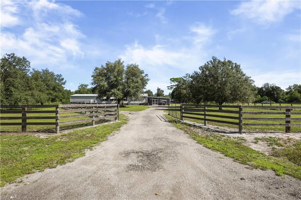4480 Fort Simmons Avenue Labelle, FL 33935
