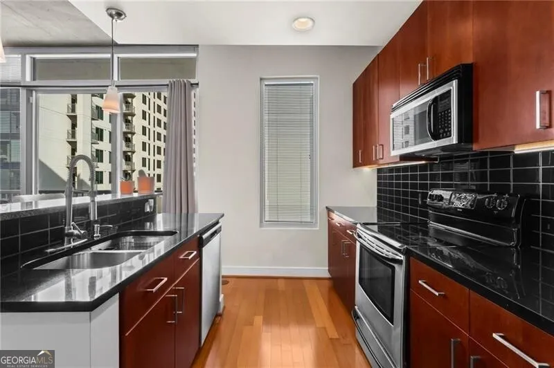 44 Peachtree PL NW Atlanta, GA 30309