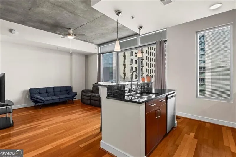 44 Peachtree PL NW Atlanta, GA 30309