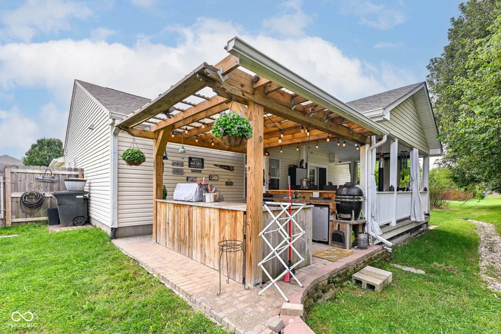 8360 Quillen Drive Avon, IN 46123