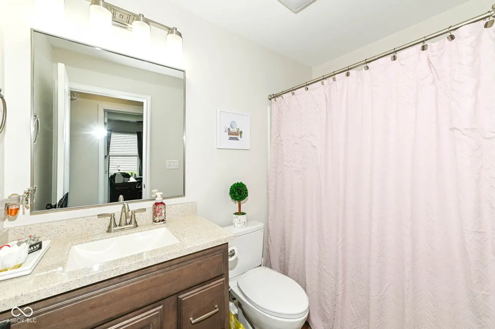 8360 Quillen Drive Avon, IN 46123