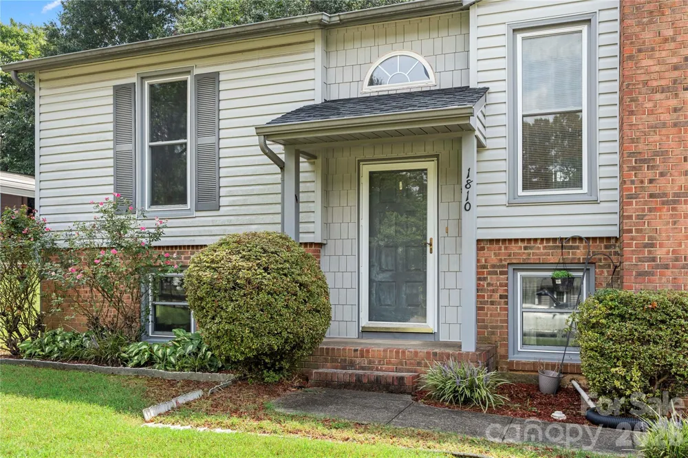 1810 Oak Hollow Road Gastonia, NC 28054