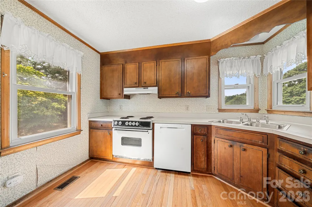 1810 Oak Hollow Road Gastonia, NC 28054