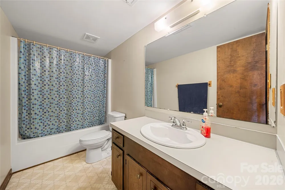 1810 Oak Hollow Road Gastonia, NC 28054