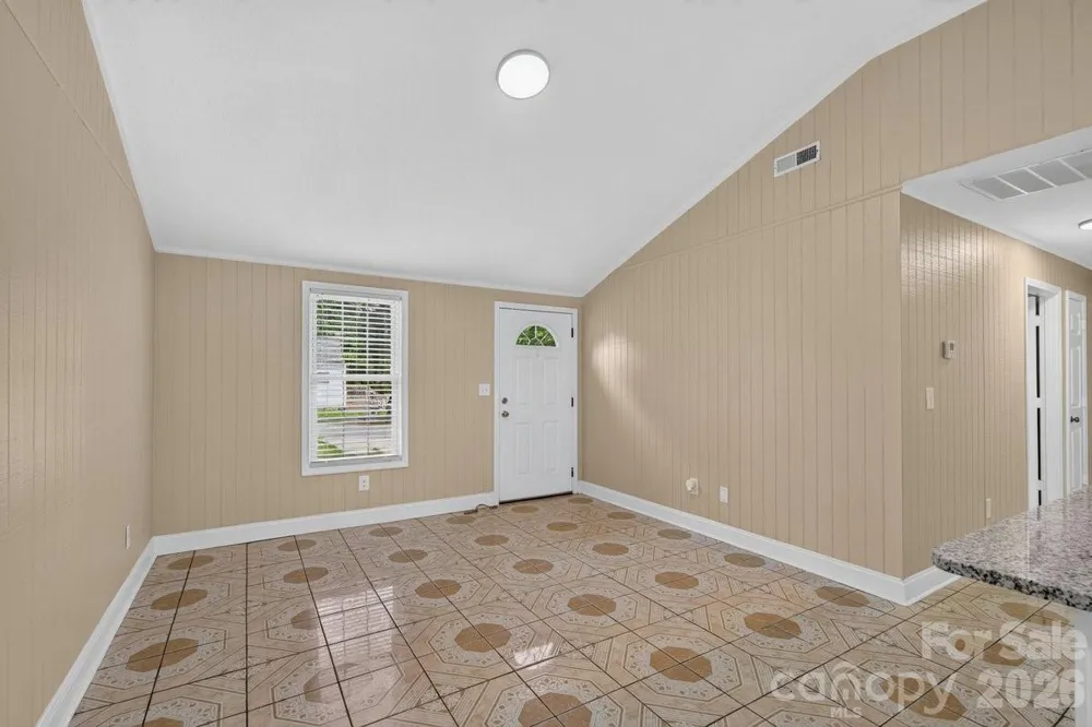 407 S Trenton Street Gastonia, NC 28052