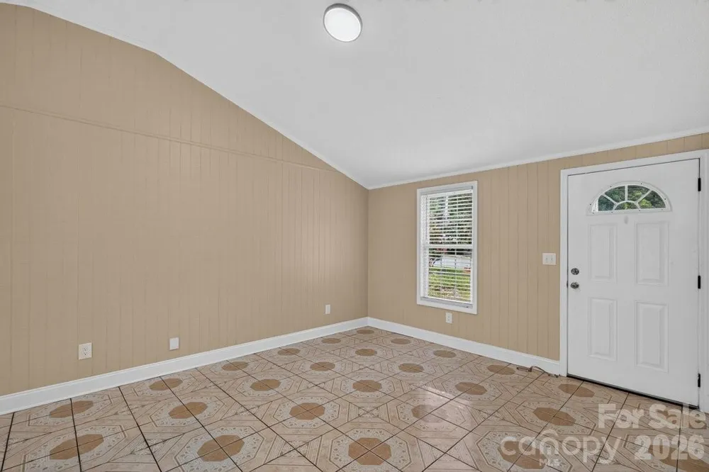 407 S Trenton Street Gastonia, NC 28052
