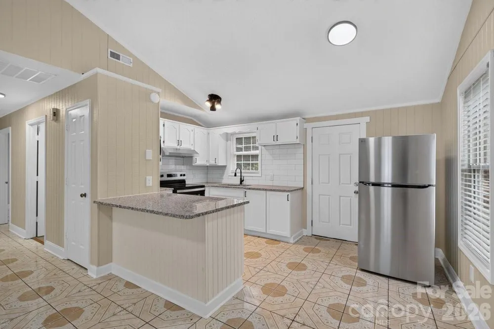 407 S Trenton Street Gastonia, NC 28052