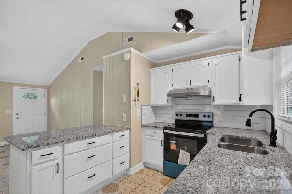 407 S Trenton Street Gastonia, NC 28052