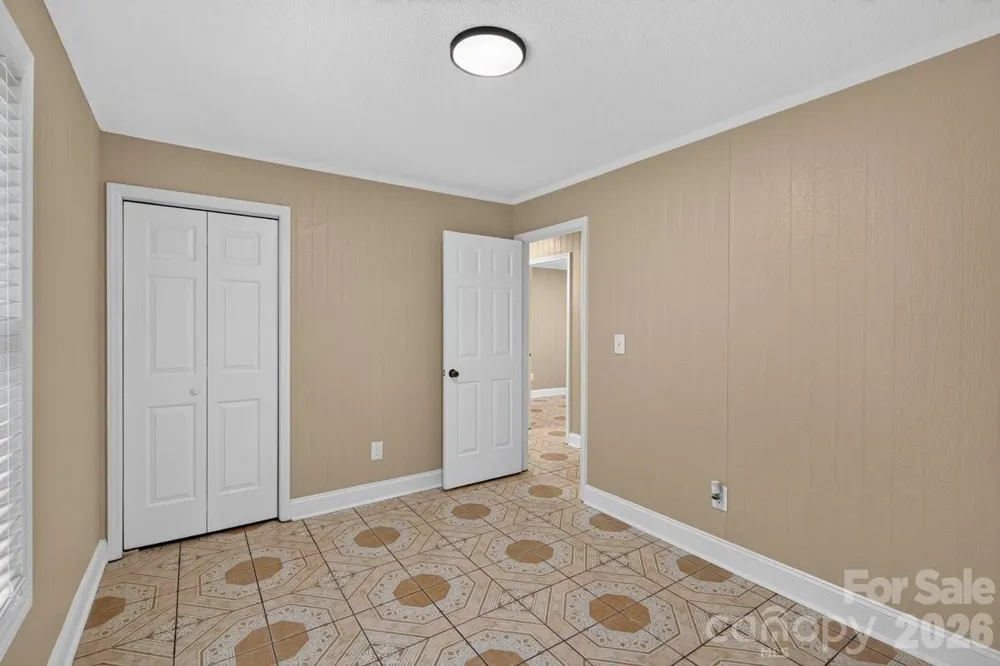 407 S Trenton Street Gastonia, NC 28052