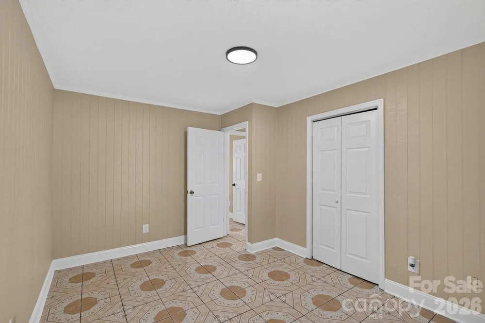 407 S Trenton Street Gastonia, NC 28052
