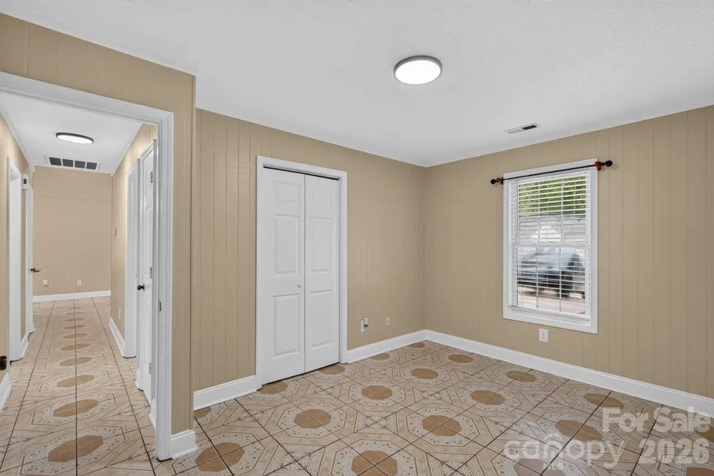 407 S Trenton Street Gastonia, NC 28052