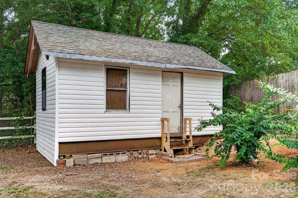 407 S Trenton Street Gastonia, NC 28052
