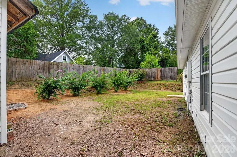 407 S Trenton Street Gastonia, NC 28052