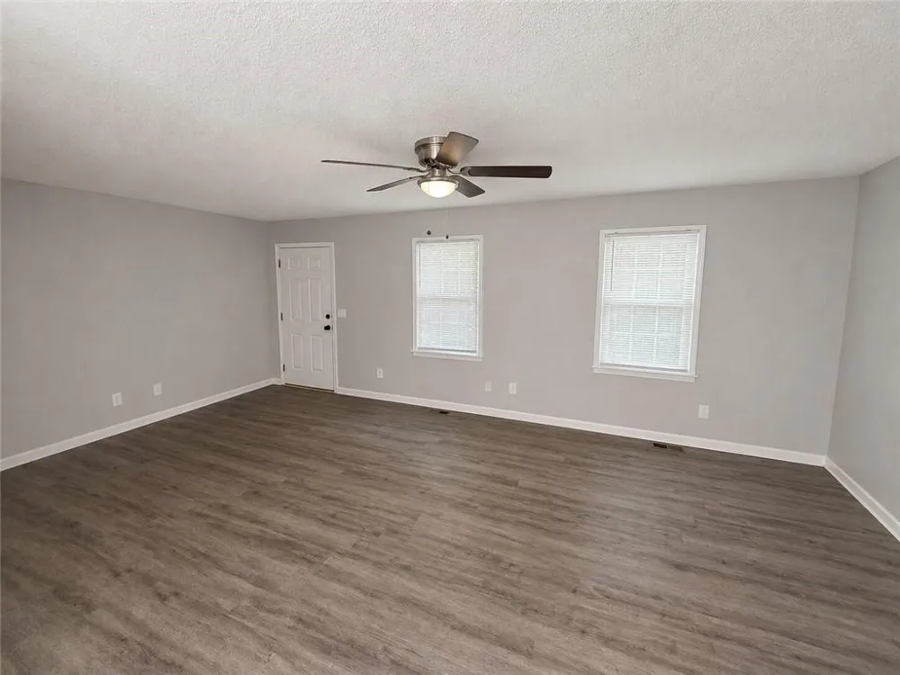 17 Winchester Drive Euharlee, GA 30145