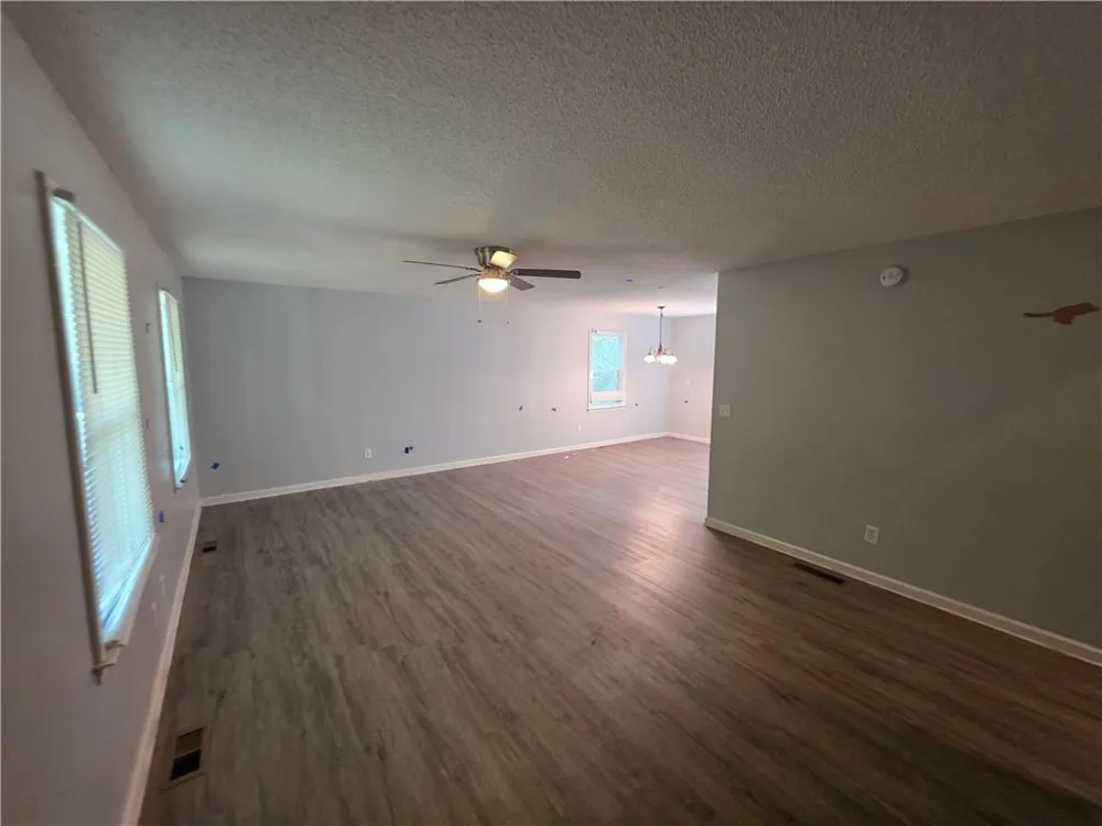17 Winchester Drive Euharlee, GA 30145