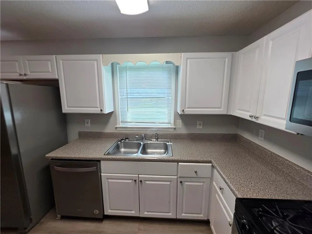 17 Winchester Drive Euharlee, GA 30145