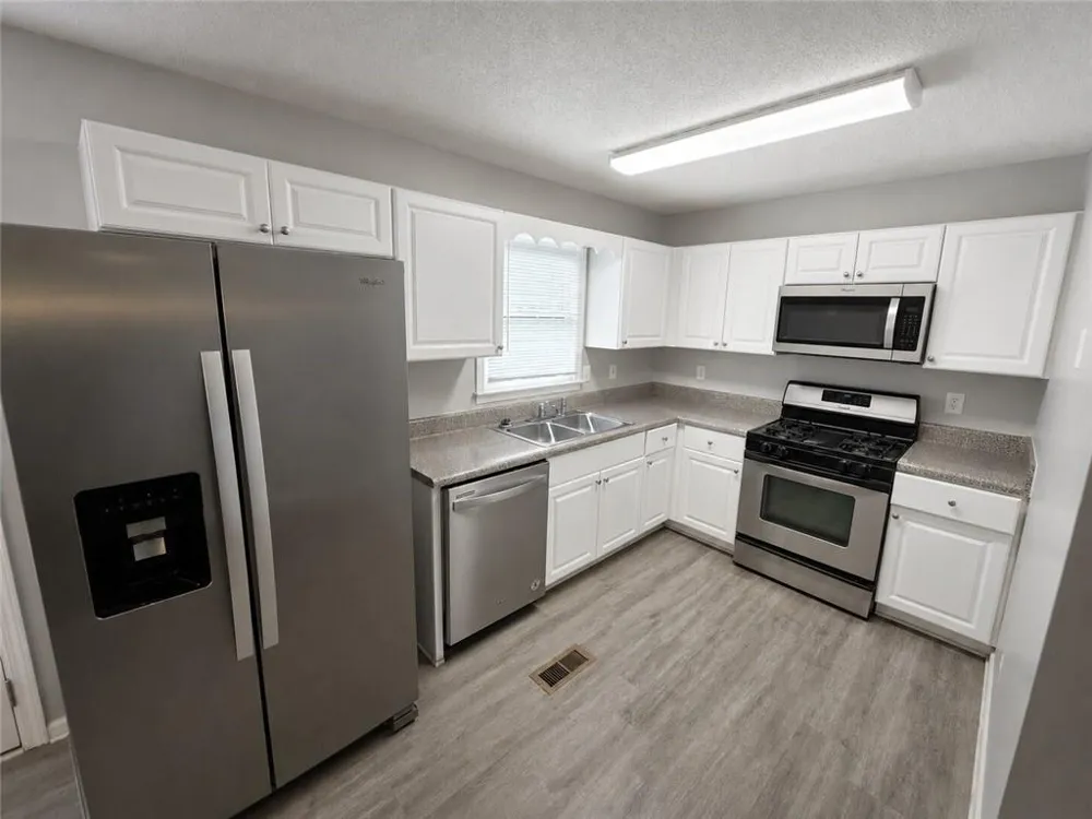 17 Winchester Drive Euharlee, GA 30145