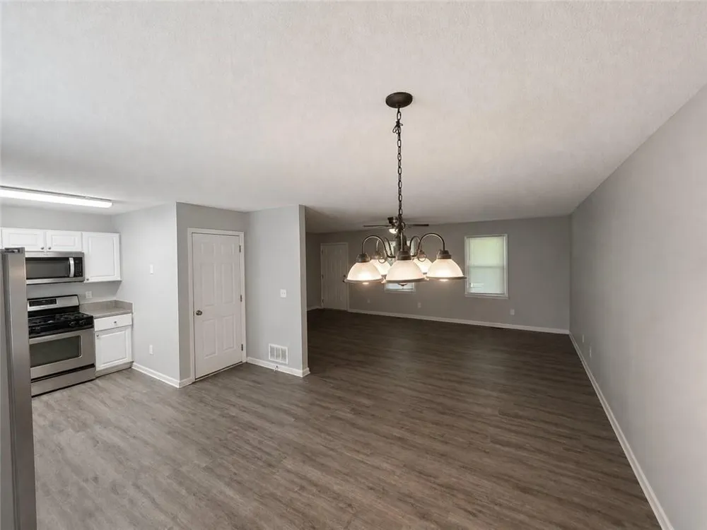 17 Winchester Drive Euharlee, GA 30145