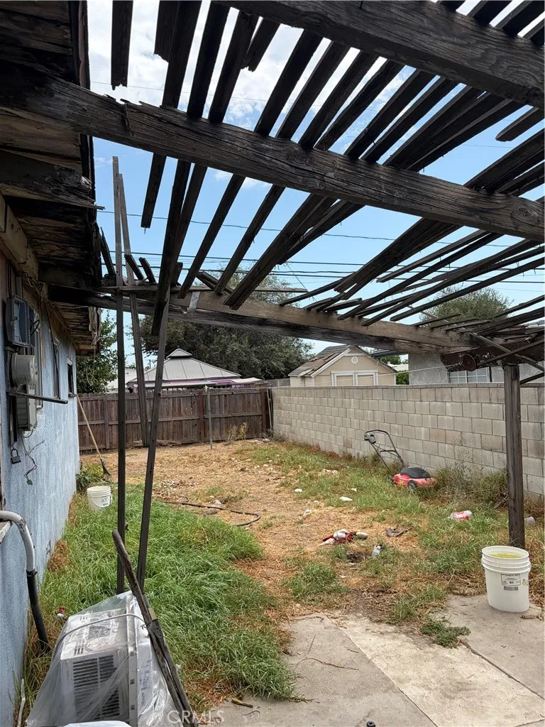 18402 E Nearfield Azusa, CA 91702